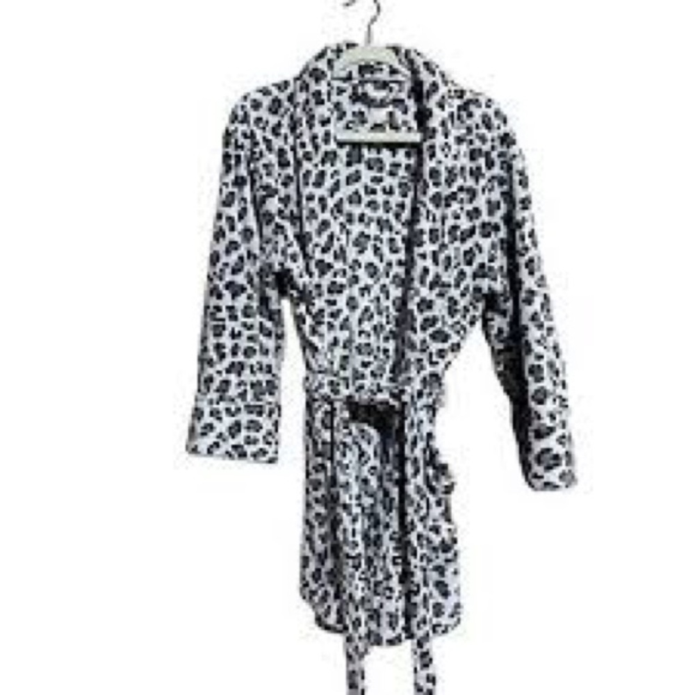 PINK- Snow leopard soft robe